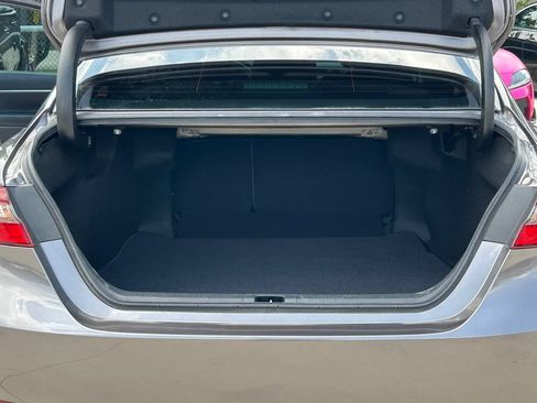 Used 2021 Toyota Camry SE FWD image 13