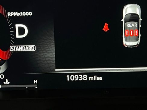 Used 2024 Nissan Rogue Platinum image 16