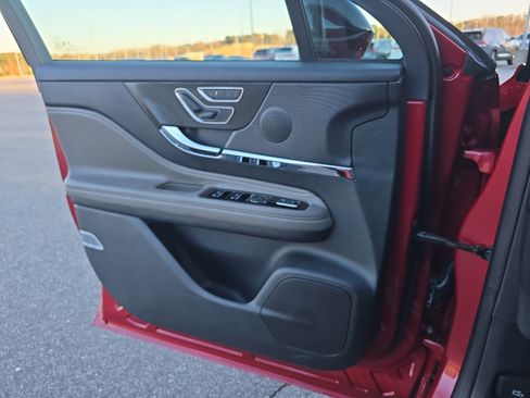 New 2026 Lincoln Corsair Premiere FWD image 27