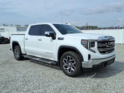 Used 2022 GMC Sierra 1500 SLT AWD/4WD image 1