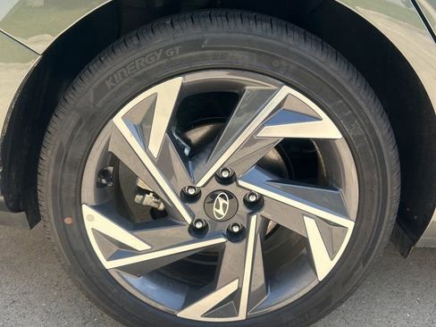 Certified 2026 Hyundai Elantra Limited FWD image 10