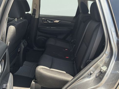Used 2019 Nissan Rogue SV AWD/4WD image 24