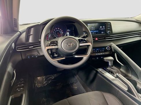 Used 2022 Hyundai Elantra SEL image 20