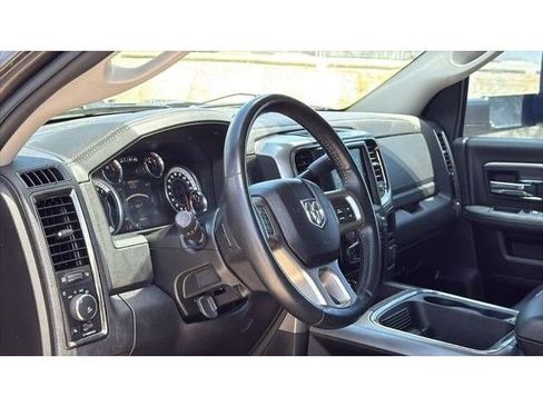 Used 2018 RAM 2500 Laramie w/ Sport Appearance Group AWD/4WD image 10