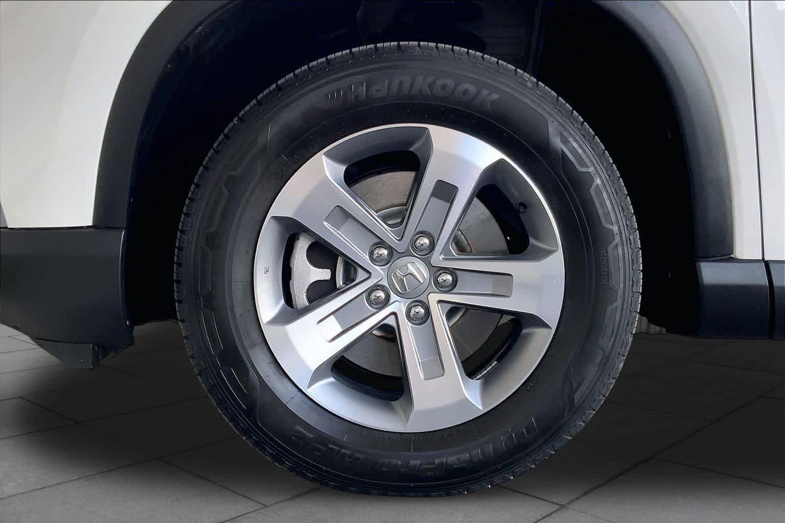 Used 2025 Honda Pilot EX-L image 11