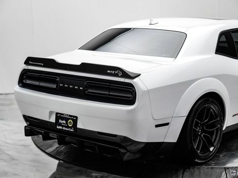 Used 2018 Dodge Challenger SRT Hellcat RWD image 22