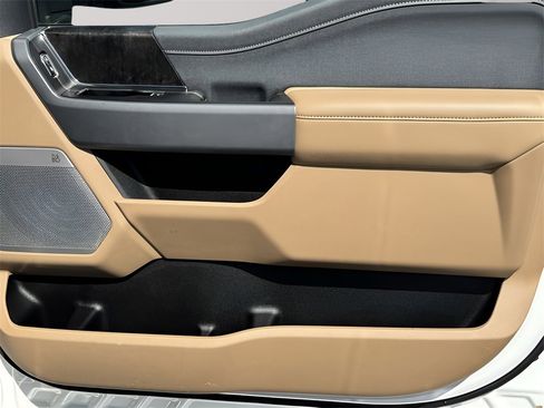 Used 2023 Ford F250 Lariat w/ Chrome Package image 33