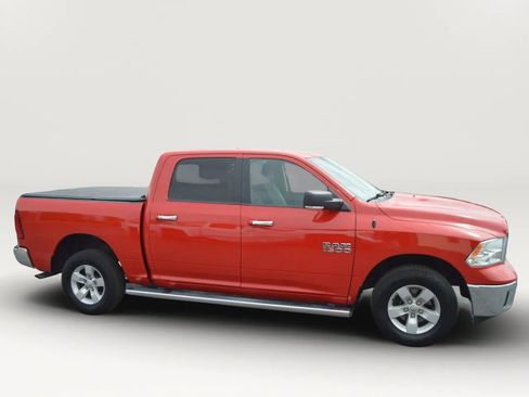Used 2018 RAM 1500 Classic SLT w/ Luxury Group AWD/4WD image 11