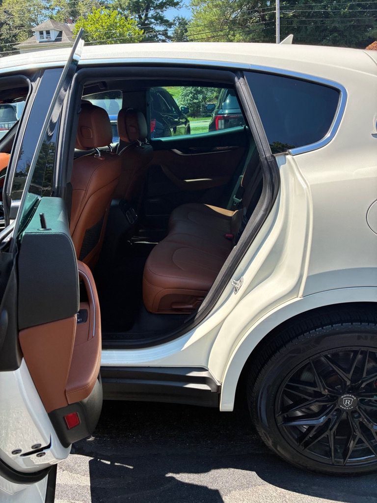 Used 2019 Maserati Levante AWD/4WD image 24