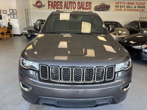 Used 2020 Jeep Grand Cherokee Laredo RWD image 1