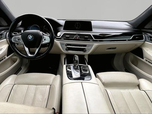 Used 2017 BMW 750i xDrive AWD/4WD image 7