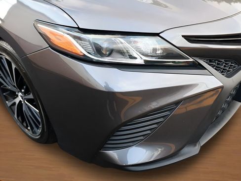 Used 2020 Toyota Camry SE w/ Convenience Package FWD image 15