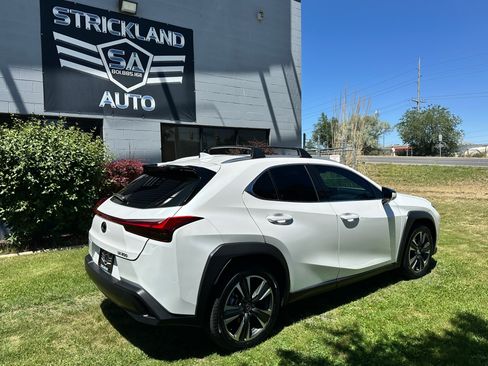 Used 2019 Lexus UX 200 w/ Accessory Package 2 FWD image 7