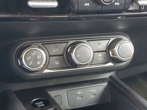 Certified 2025 Nissan Kicks SV image 16