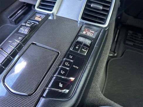 Used 2015 Porsche Panamera GTS image 38