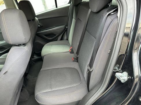 Used 2017 Chevrolet Trax LS FWD image 21
