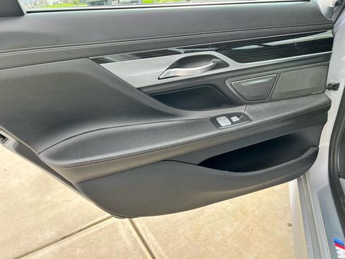 Used 2019 BMW 740e xDrive 740e xDrive iPerformance AWD 4 w/ Executive Package image 37