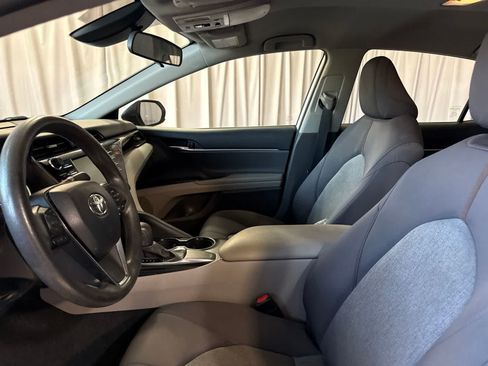 Used 2020 Toyota Camry LE FWD image 19