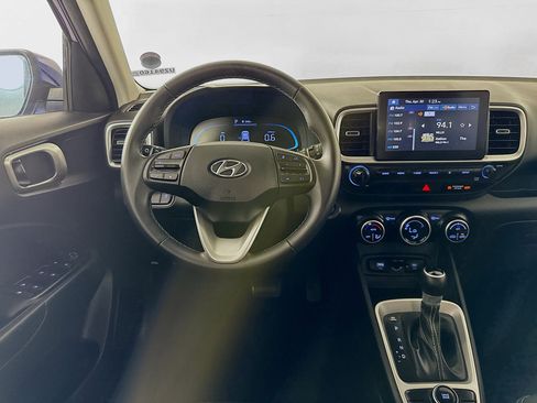 Used 2024 Hyundai Venue SEL FWD image 26