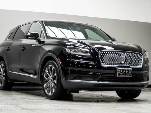 Used 2022 Lincoln Nautilus Reserve image 4