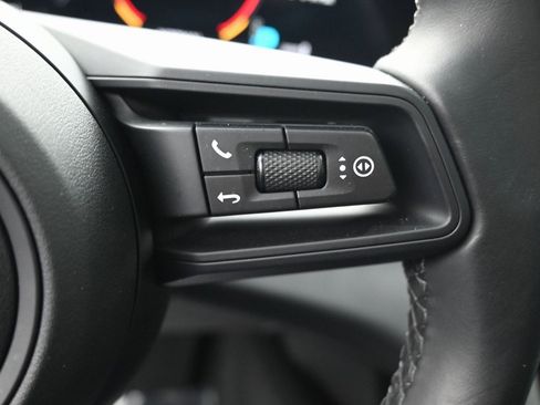 Used 2022 Porsche Taycan image 19