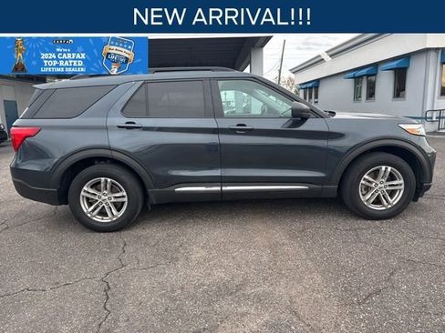 Used 2022 Ford Explorer XLT image 1