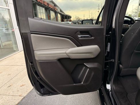 Used 2024 Chevrolet Colorado ZR2 w/ ZR2 Convenience Package III image 38