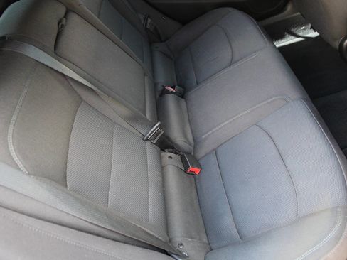 Used 2018 Chevrolet Cruze LT w/ Convenience Package image 32