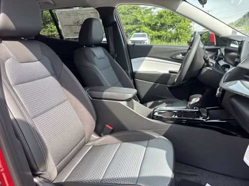 New 2026 Chevrolet Trax LT FWD image 26