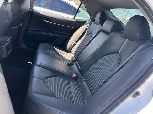 Used 2019 Toyota Camry SE image 18