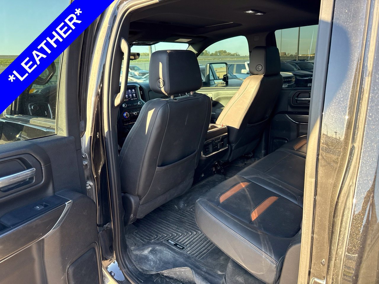 Used 2023 GMC Sierra 2500 AT4 w/ AT4 Premium Plus Package AWD/4WD image 7