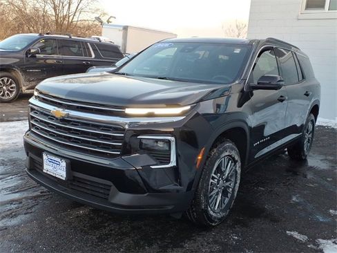 Used 2026 Chevrolet Traverse LT w/ Driver Confidence Package image 3