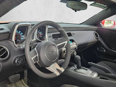 Used 2010 Chevrolet Camaro LT RWD image 9