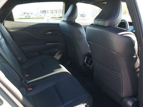 Used 2025 Toyota Crown Platinum image 22