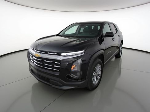 Used 2025 Chevrolet Equinox LT image 3