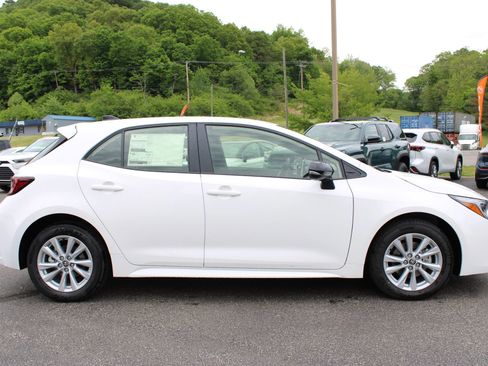 New 2026 Toyota Corolla SE FWD image 6