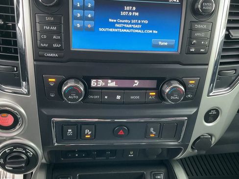 Used 2017 Nissan Titan SV image 29