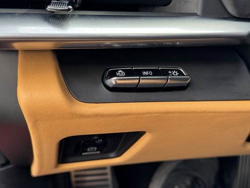 Used 2021 Chevrolet Corvette Stingray Premium Cpe w/ Z51 Performance Package image 29