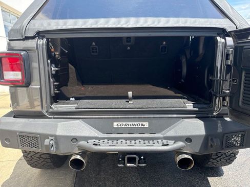Used 2018 Jeep Wrangler Unlimited Sahara w/ Dual Top Group AWD/4WD image 7