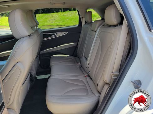 Used 2022 Lincoln Nautilus Reserve FWD image 16