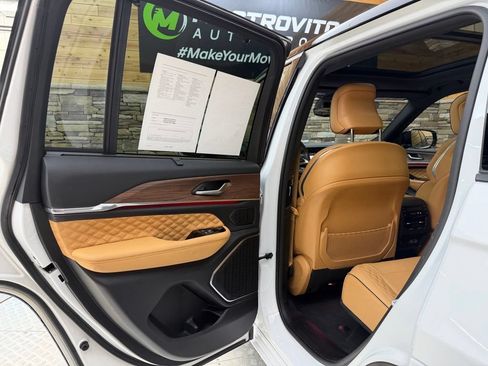 Used 2023 Jeep Grand Cherokee Summit w/ Luxury Tech Group V AWD/4WD image 43