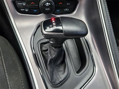 Used 2019 Dodge Challenger SXT image 18