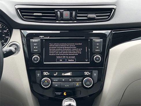 Used 2022 Nissan Rogue Sport SL image 5