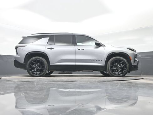 Used 2024 Chevrolet Traverse RS w/ LPO, Floor Liner Package AWD/4WD image 31