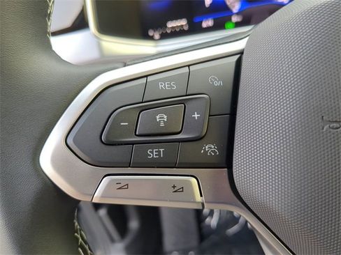 New 2025 Volkswagen Taos SE image 27
