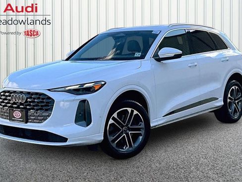 Used 2025 Audi Q5 Premium w/ Convenience Package AWD/4WD image 1