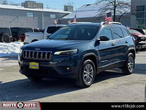 Certified 2019 Jeep Cherokee Latitude Plus w/ Cold Weather Group image 2