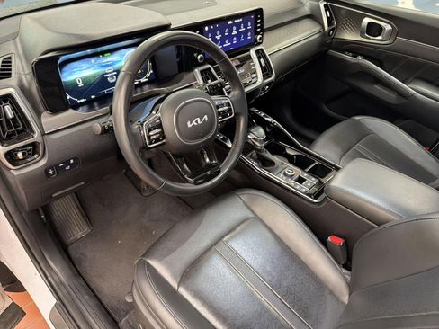 Used 2023 Kia Sorento SX image 4