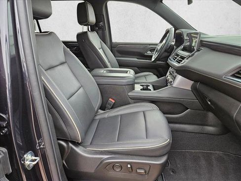 Used 2024 GMC Yukon XL SLT image 19