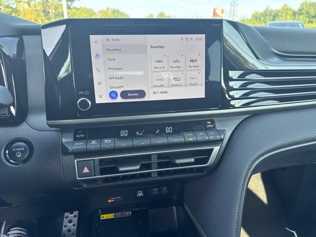 Used 2025 Toyota Camry SE FWD image 12